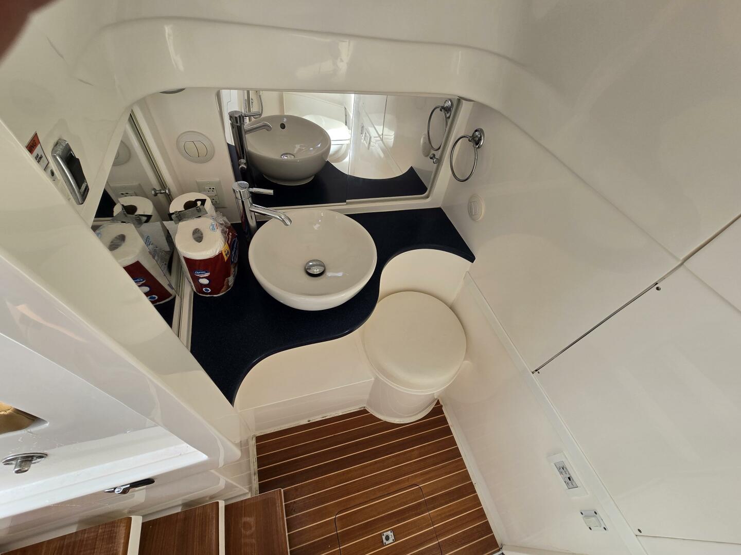 2018 Intrepid 375 Walkaround - Image 34
