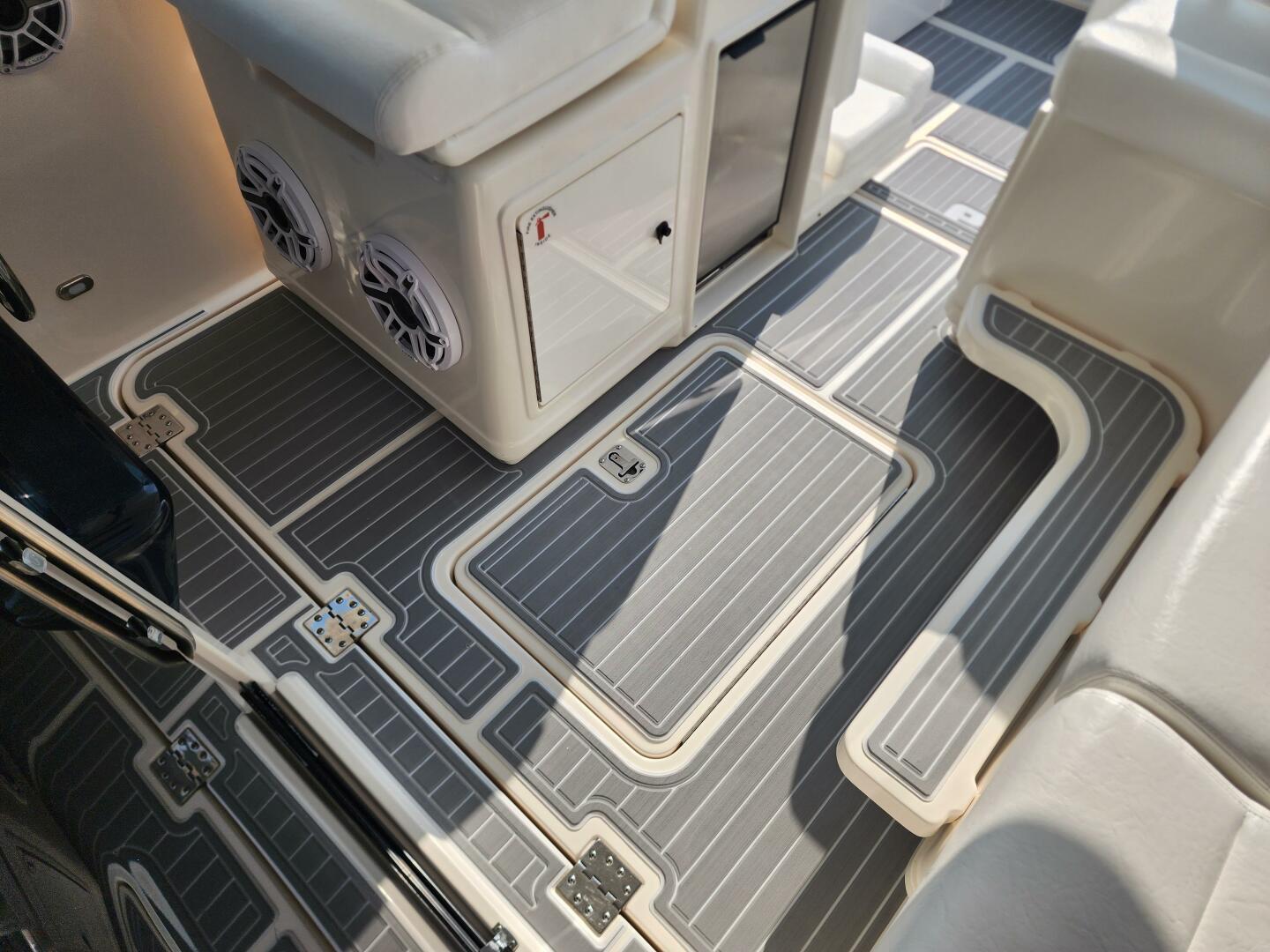2001 Tiara Yachts 3500 Open - Image 3