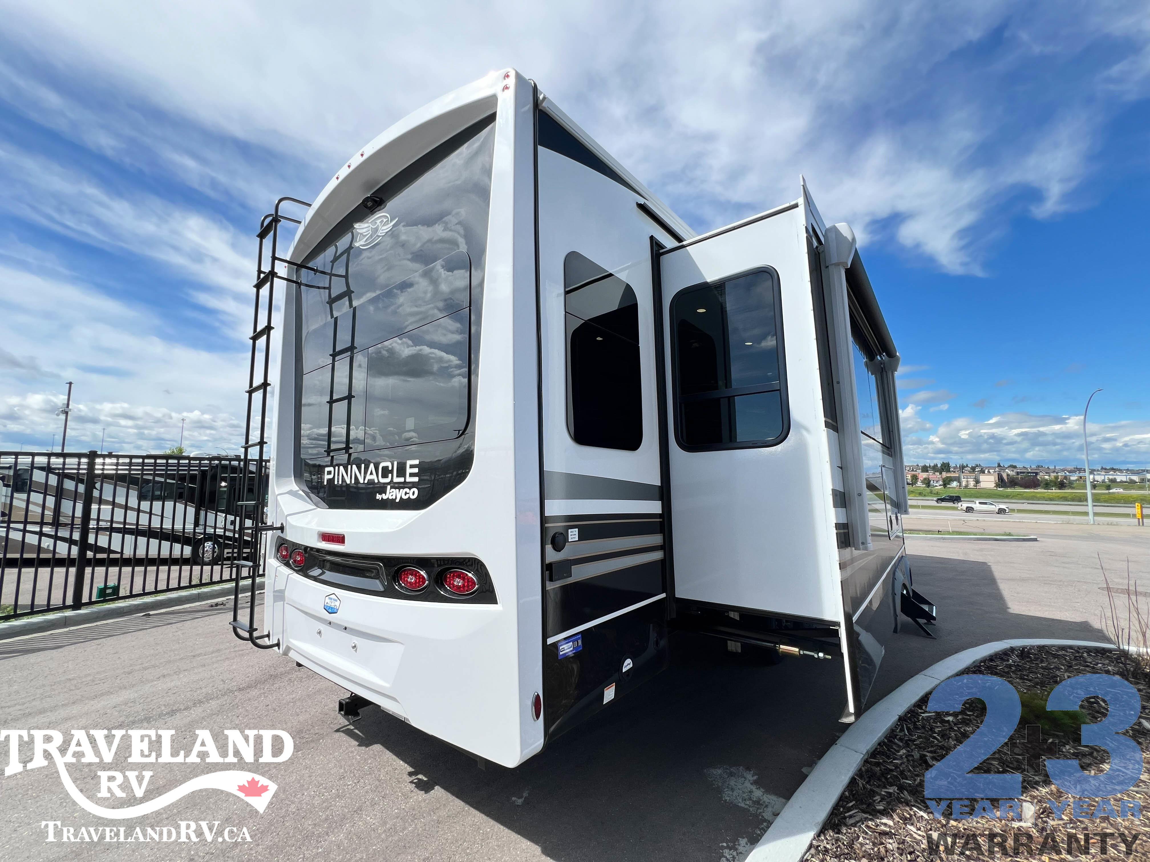 2026 Jayco Pinnacle 32RLTS - Image 8
