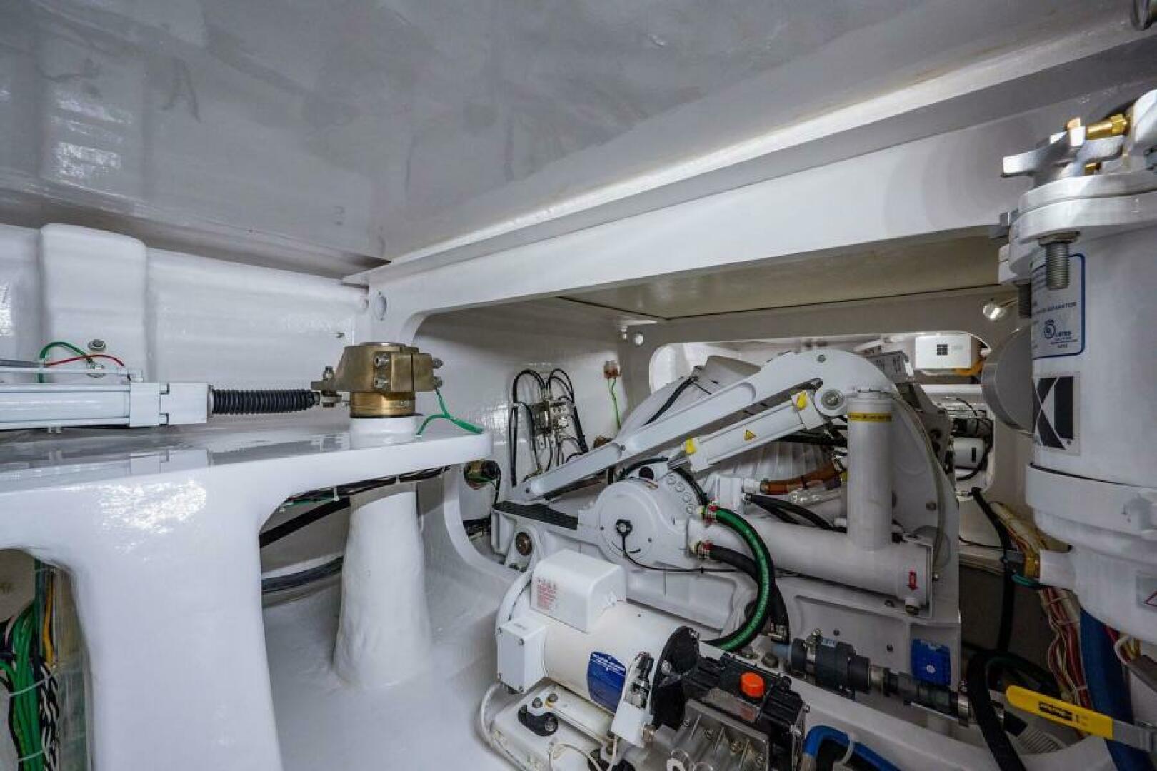 2018 Viking Enclosed Flybridge - Image 88