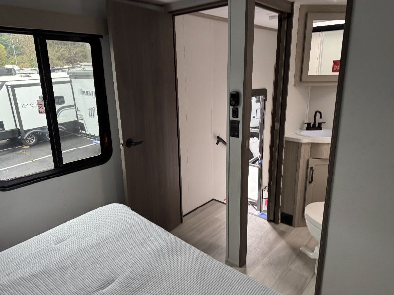 2025 Grand Design Momentum G-Class 415G - Image 19