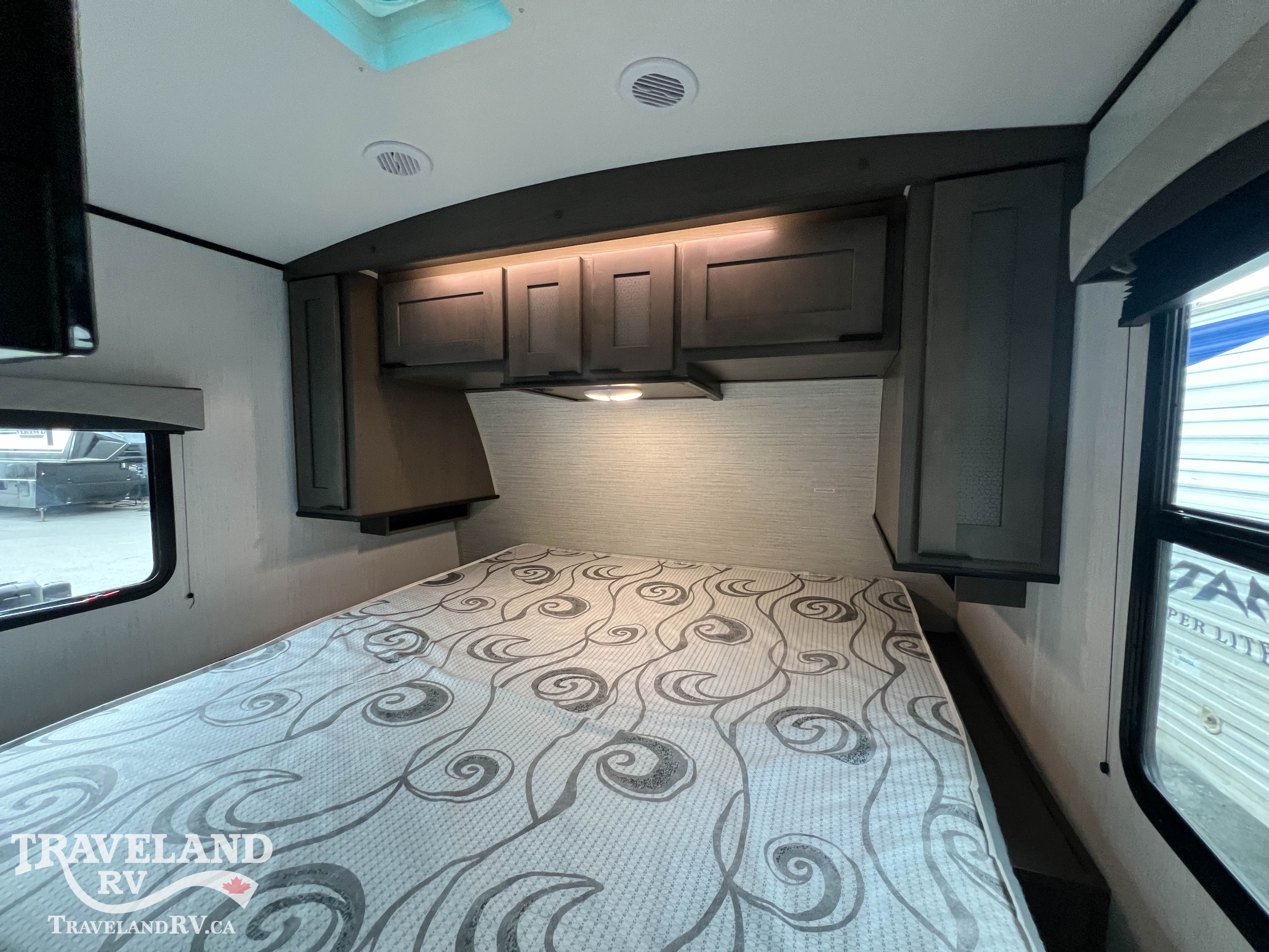 2021 Cruiser RV Embrace Ultra-Lite EL252 - Image 7