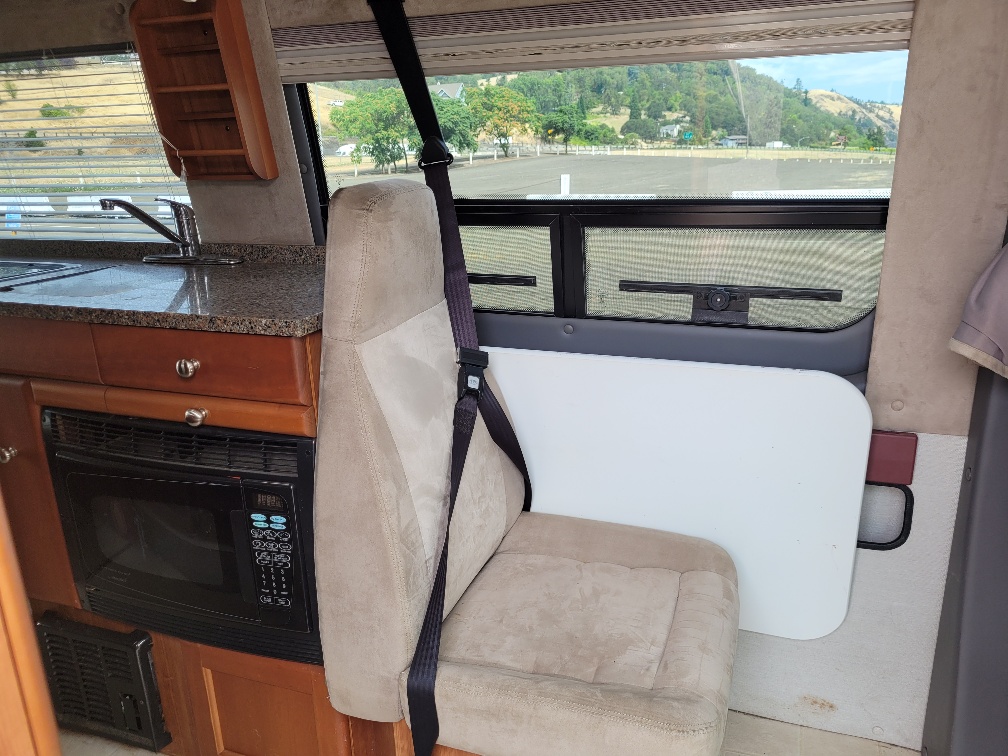 2008 Roadtrek Adventurous RS - Image 7