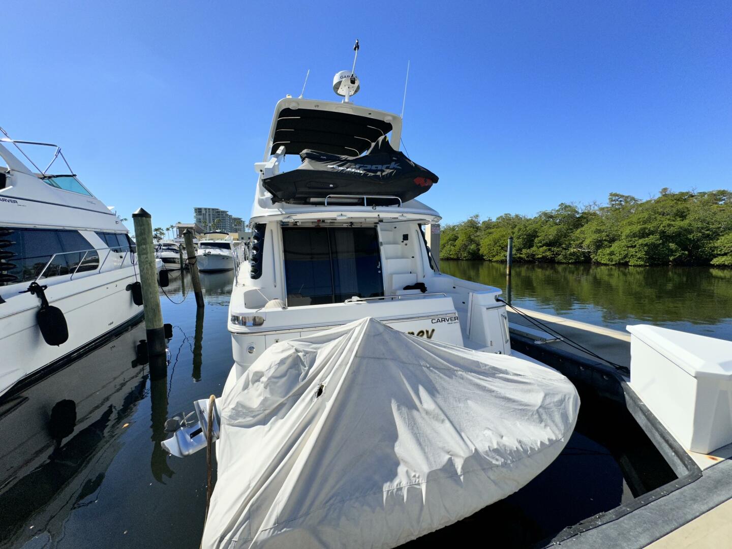 1999 Carver 450 Pilothouse - Image 3