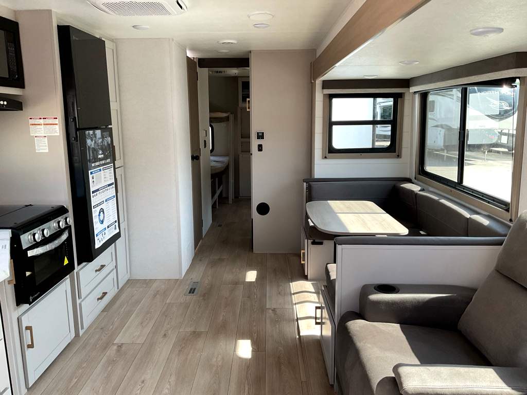 2027 JAYCO Jay Flight 321BDS - Image 9