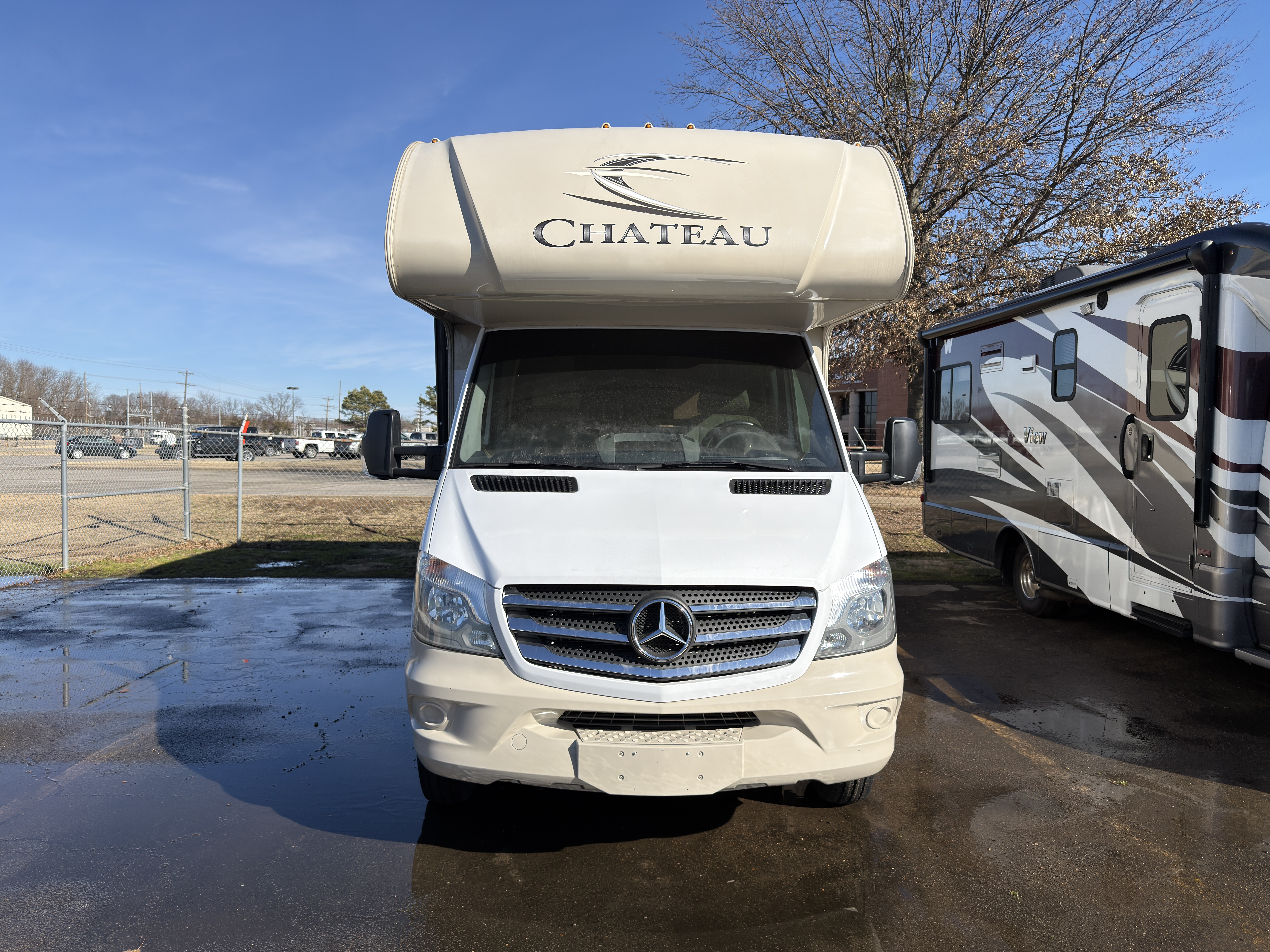 2018 Thor Motor Coach Chateau Sprinter 24WS - Image 2