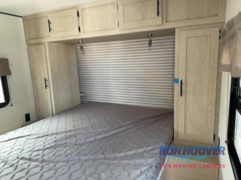 2025 FOREST RIVER SHASTA 532BEDS - Image 17