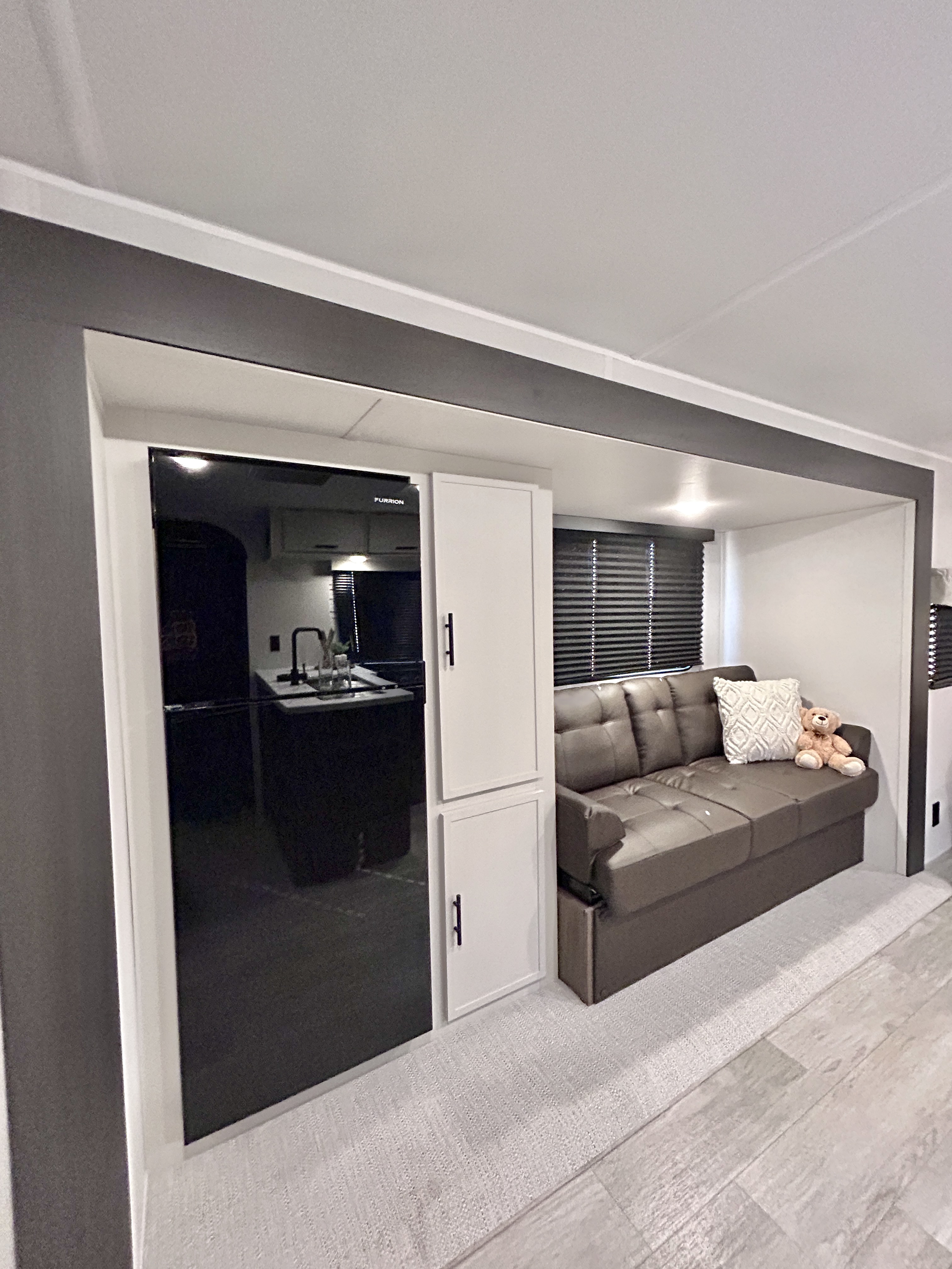 2027 Avenger 20RBS - Image 22