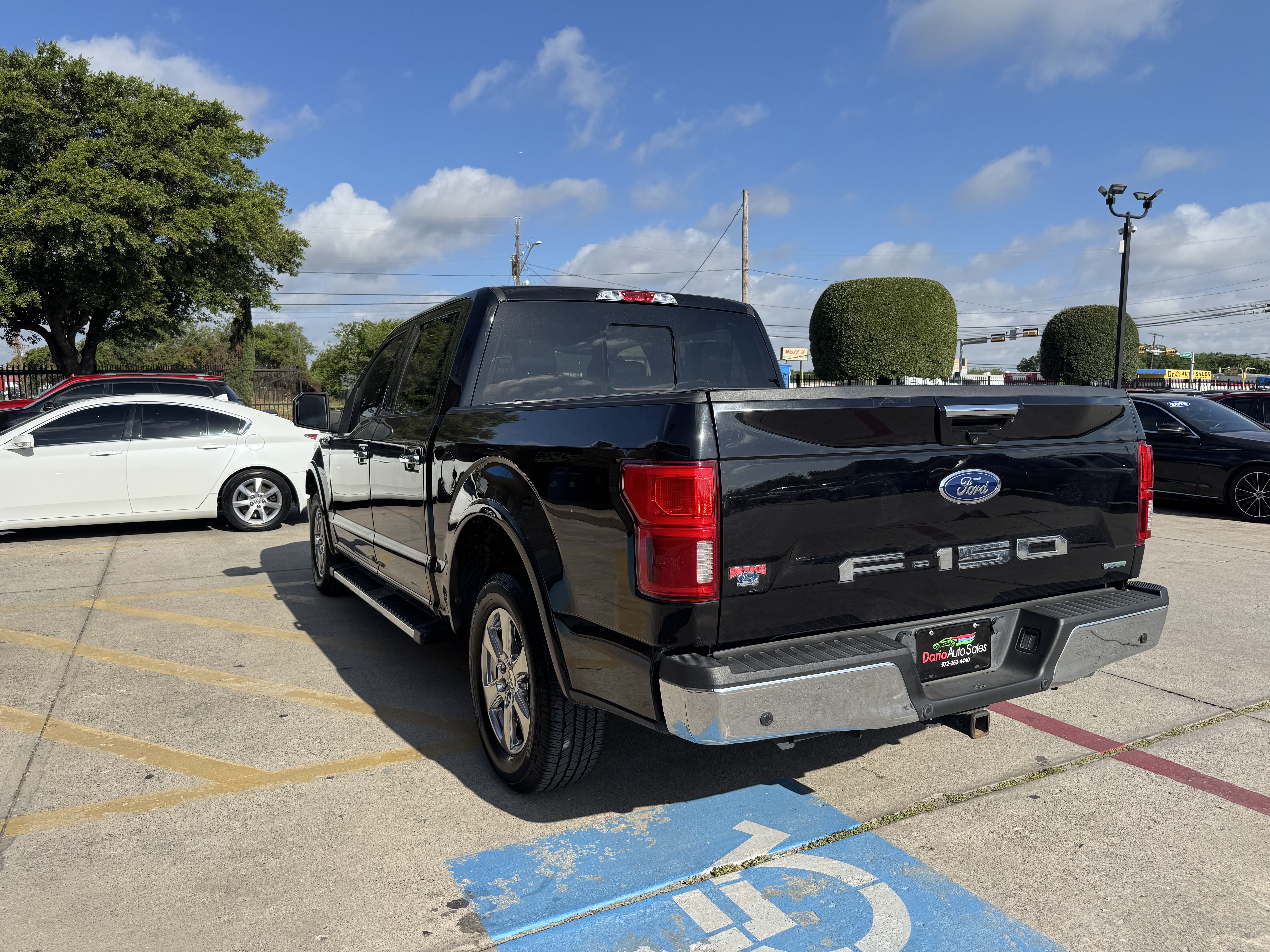 2019 Ford F150 Crew Cab XLT 4WD - Image 9