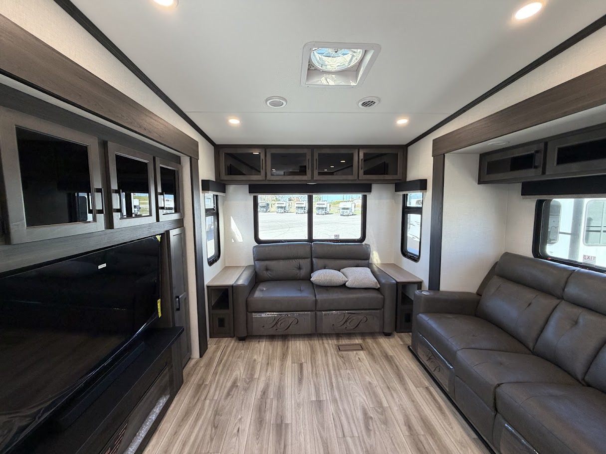2026 VENTURE RV SPORTTREK 353VIK - Image 15