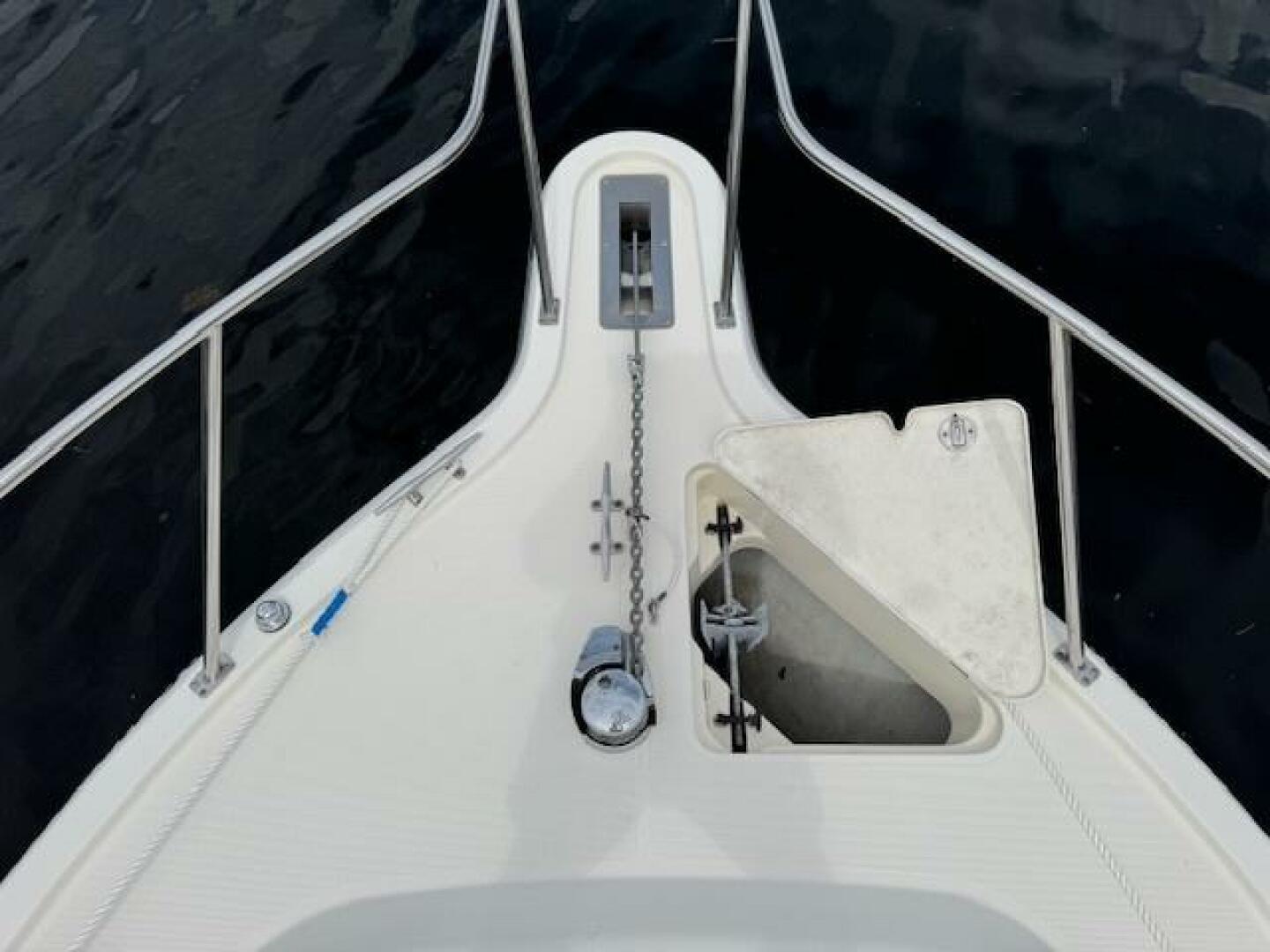 2002 Pursuit 3000 Express - Image 20