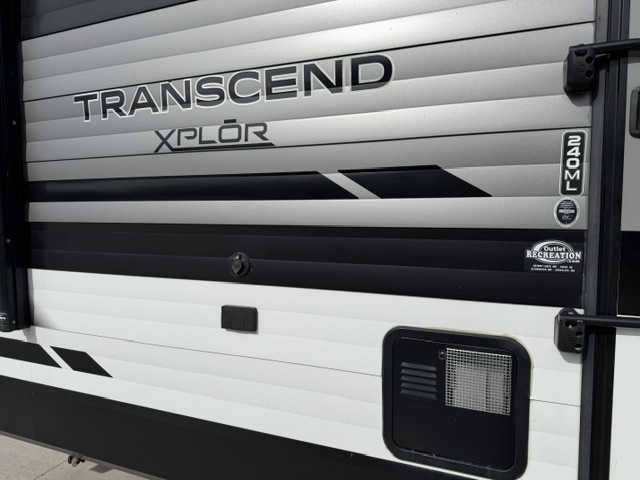 2021 GRAND DESIGN TRANSCEND XPLORER 240ML - Image 8
