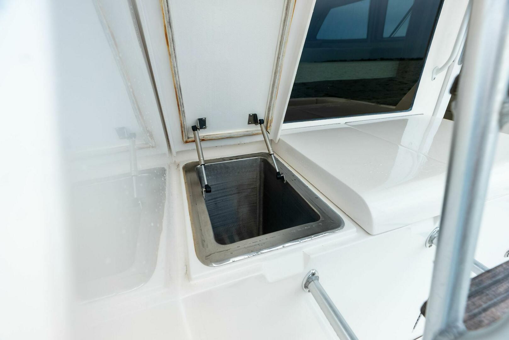2006 BERTRAM Convertible Base - Image 17