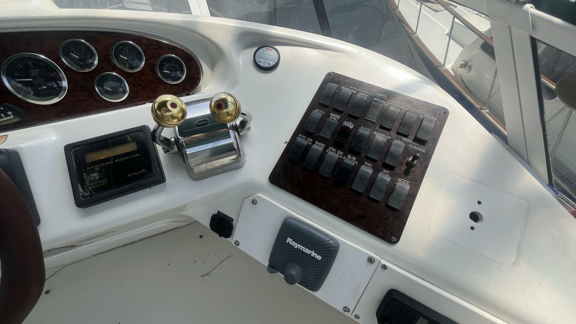 2000 Sea Ray 380 Aft Cabin - Image 20