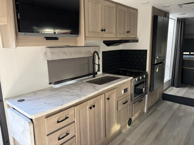 2026 Forest River Sunseeker LE 3010DS - Image 11