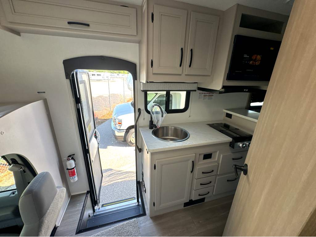 2027 ENTEGRA COACH ODYSSEY 20LF - Image 24