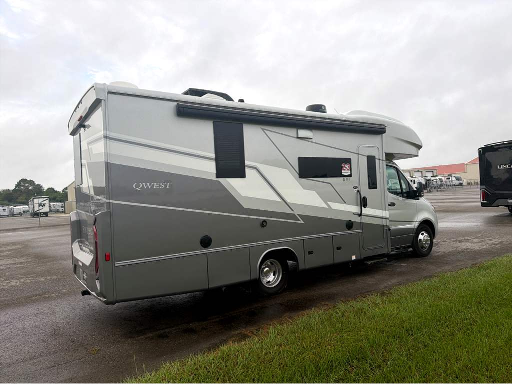 2027 ENTEGRA COACH QWEST 25L - Image 3