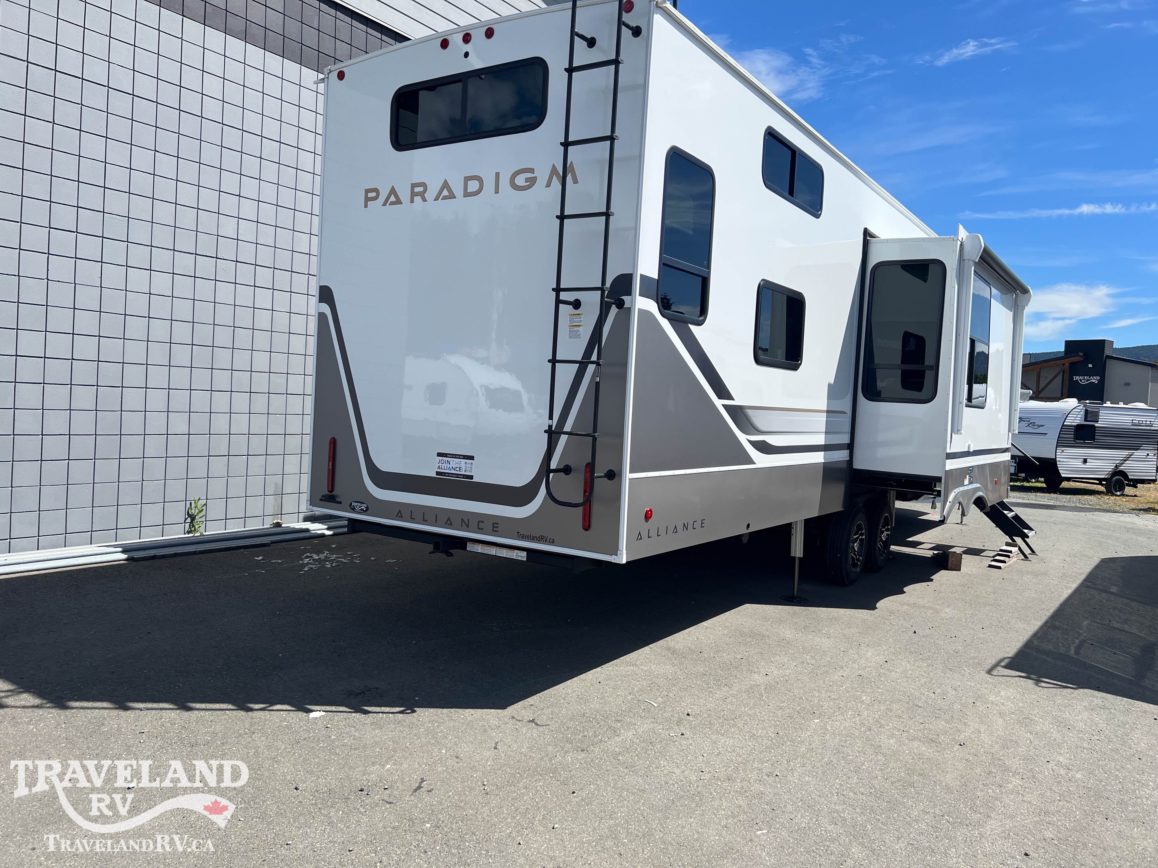 2026 Alliance RV Paradigm 395DS - Image 7