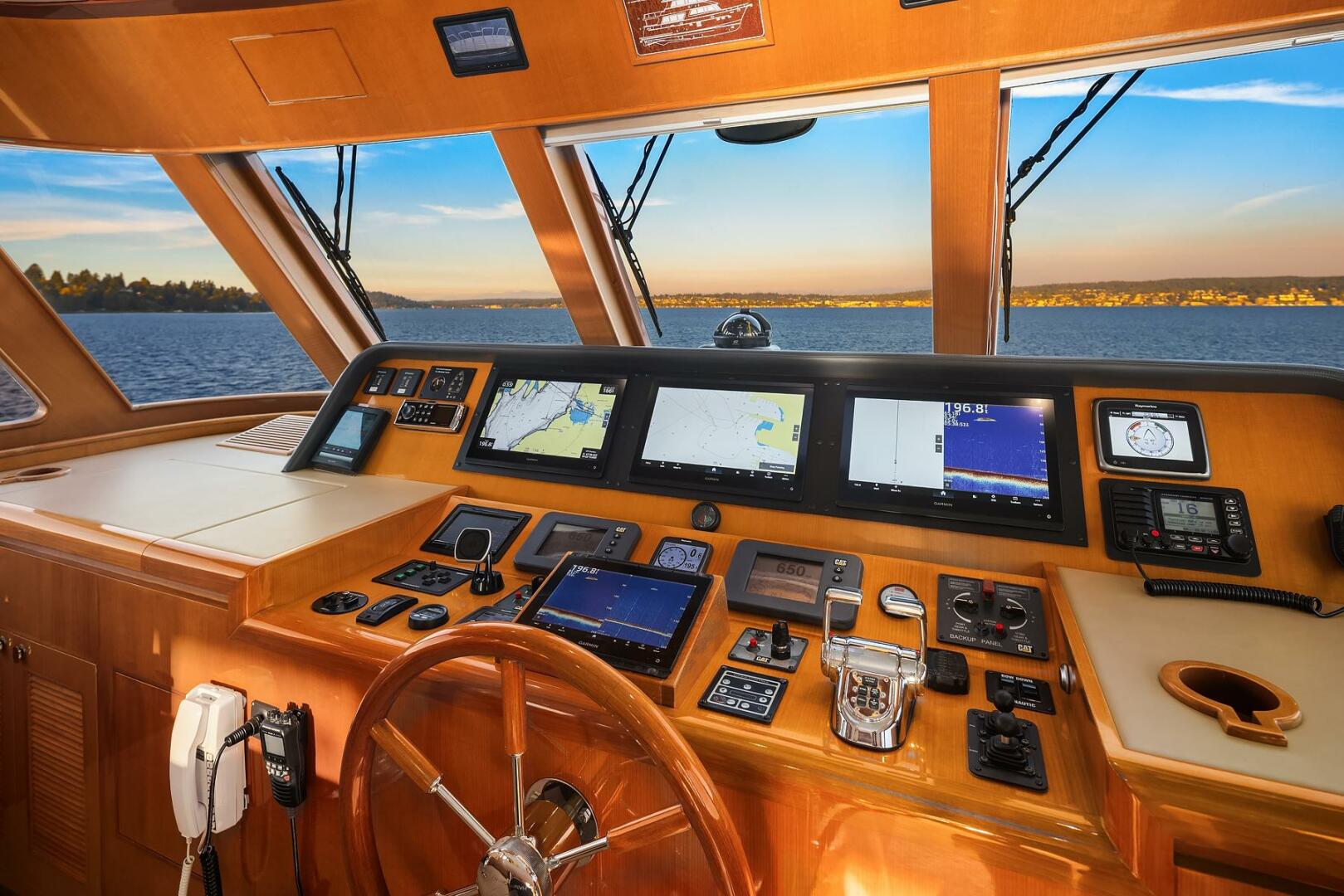 2014 Hampton 720 Skylounge LRC - Image 31
