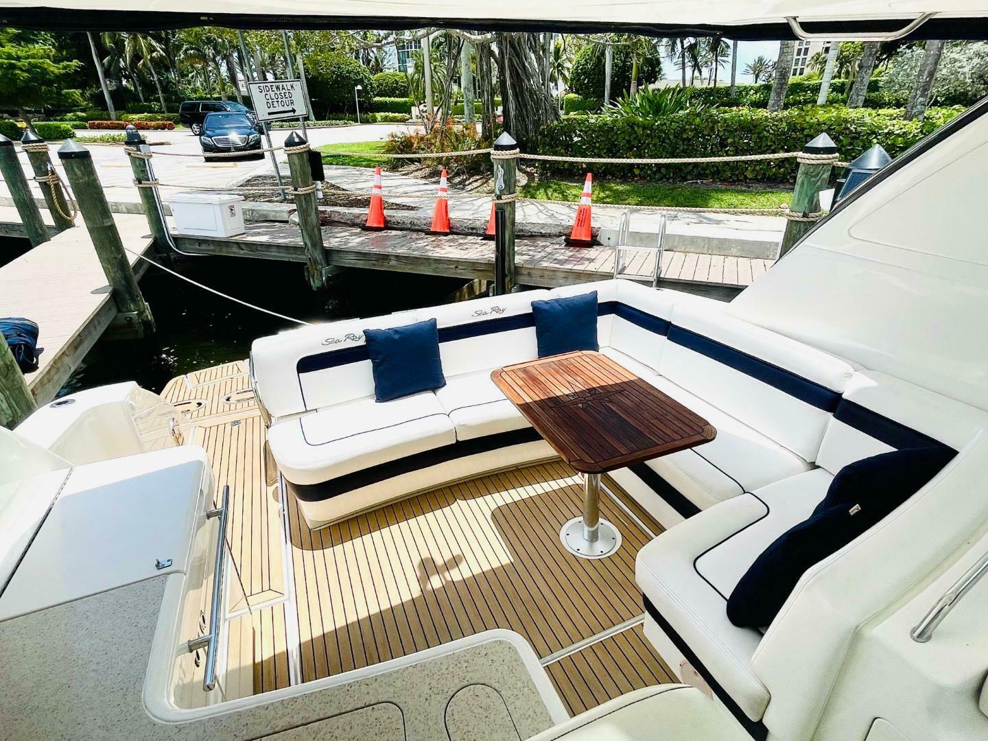 2010 Sea Ray 450 Sundancer - Image 8