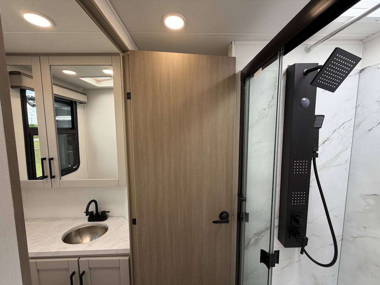 2027 JAYCO GREYHAWK 29MV - Image 32