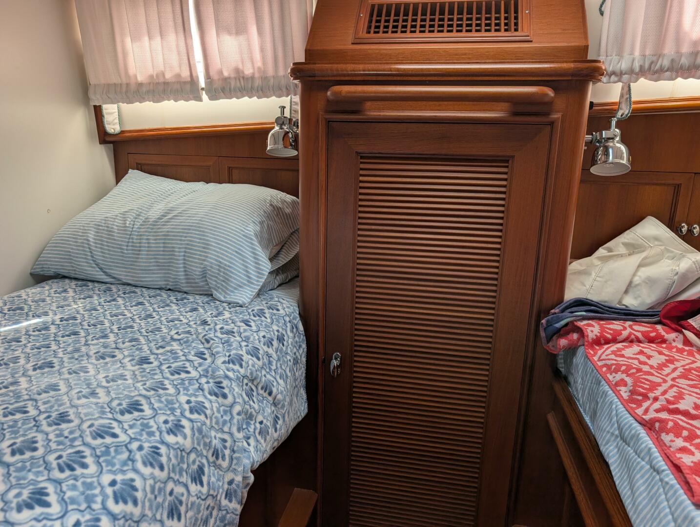 2006 Grand Banks - Image 45