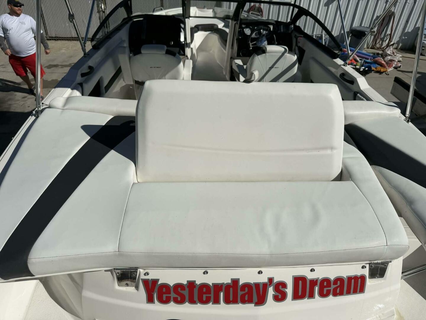 2015 Larson LX 225S IO - Image 23
