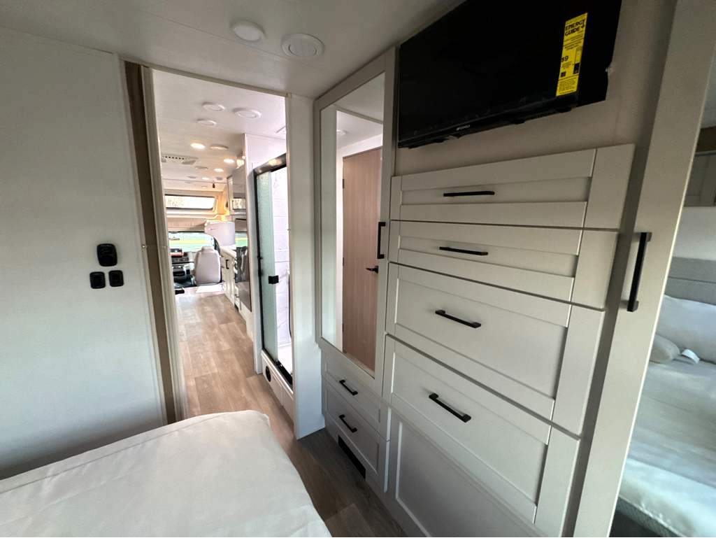2027 ENTEGRA COACH ODYSSEY 29V - Image 20