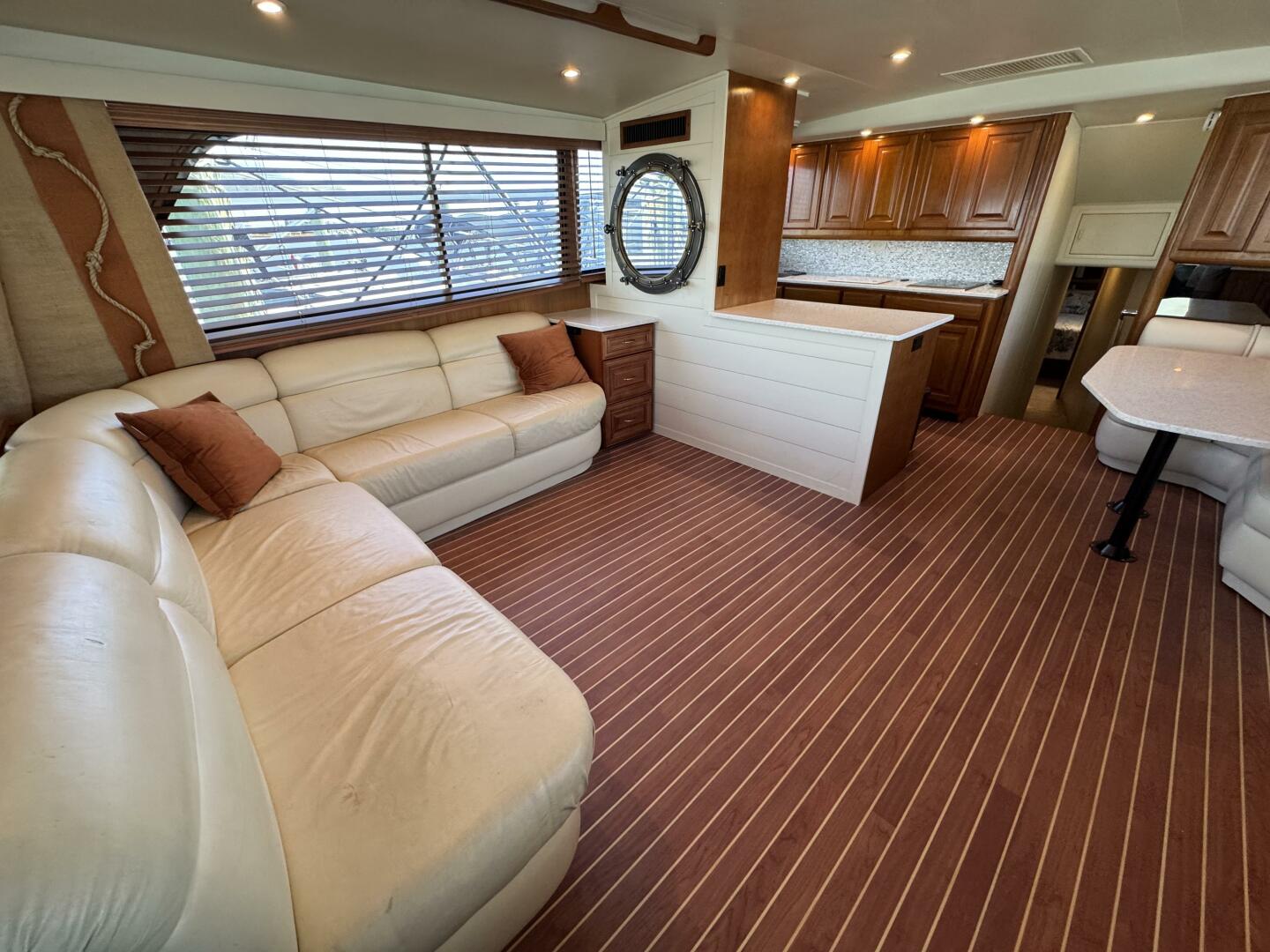 1995 Viking 58 Convertible - Image 15
