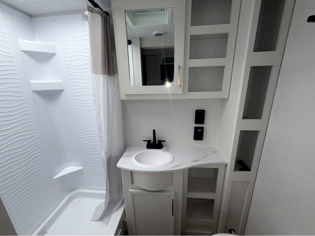 2026 GRAND DESIGN TRANSCEND 20MKX - Image 22