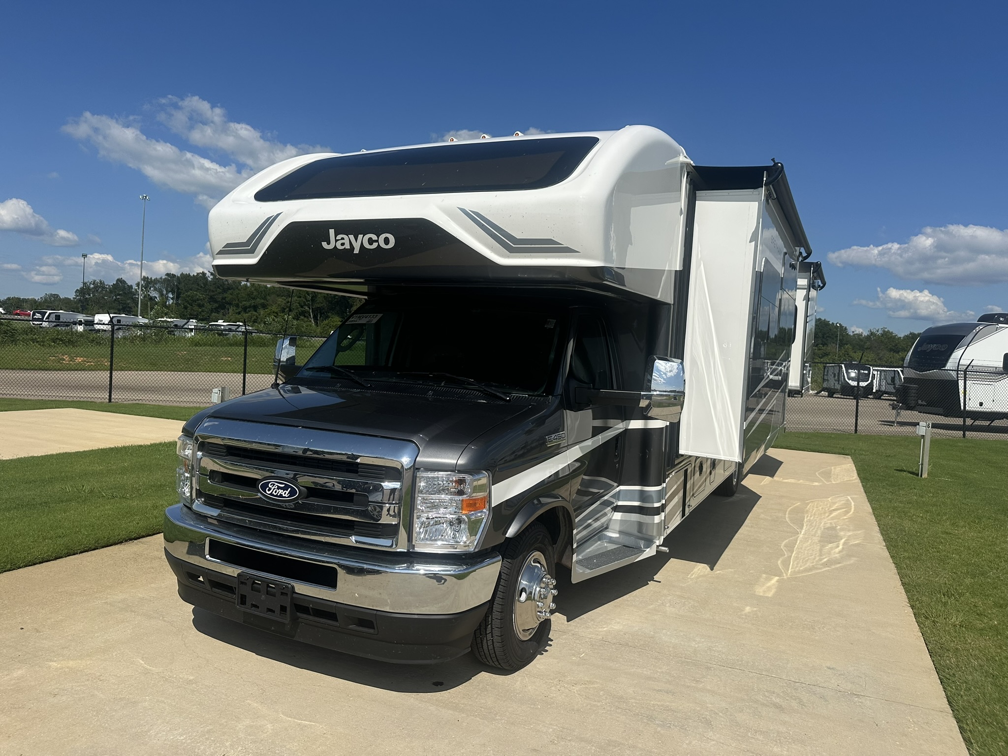2027 JAYCO GREYHAWK 29MV - Image 3