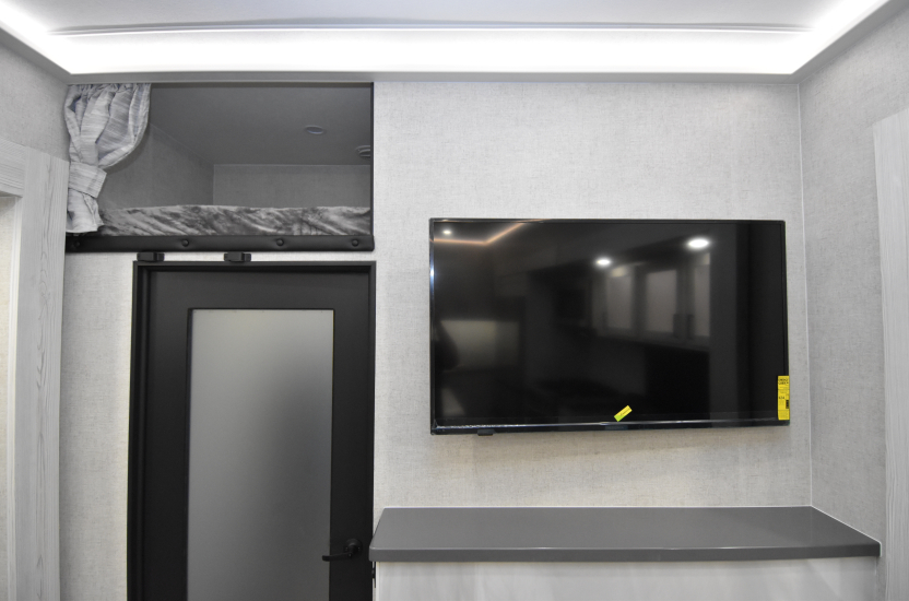 2025 Eclipse Attitude Wide Lite 5th Wheel 39A15G - Image 18