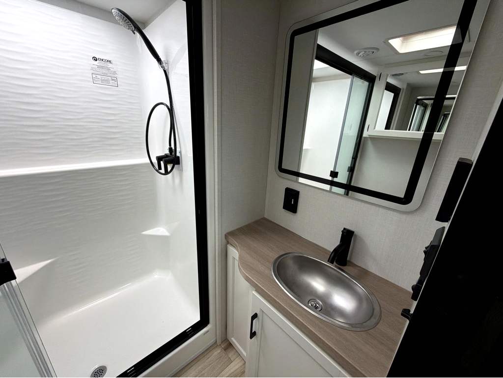 2027 VENTURE RV SPORTTREK 363VFR - Image 28