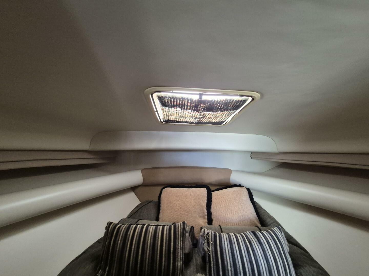2004 Riviera 4000 Offshore - Image 53