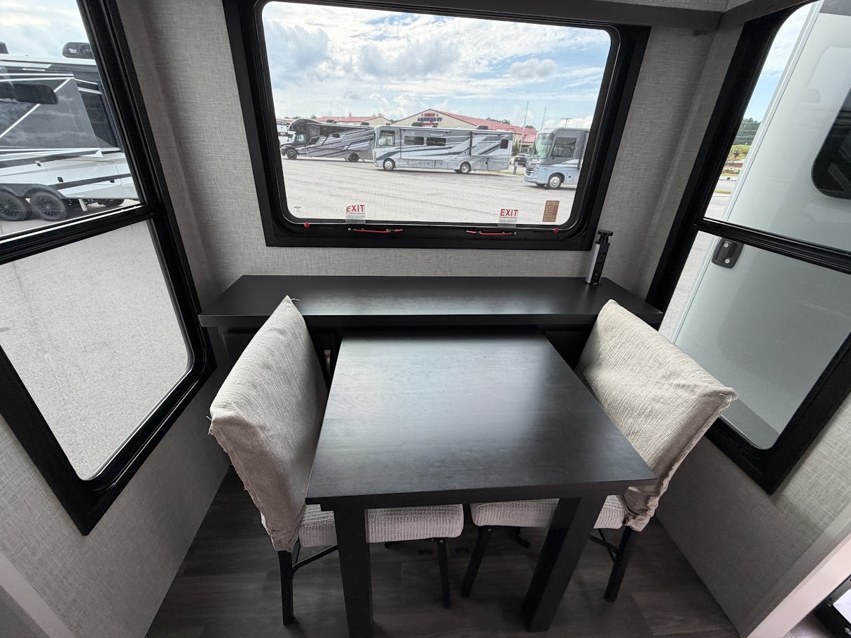 2025 JAYCO NORTH POINT 382FLRB - Image 22
