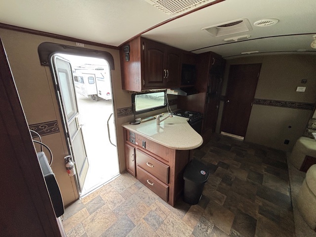 2015 Keystone Outback 300RB - Image 33