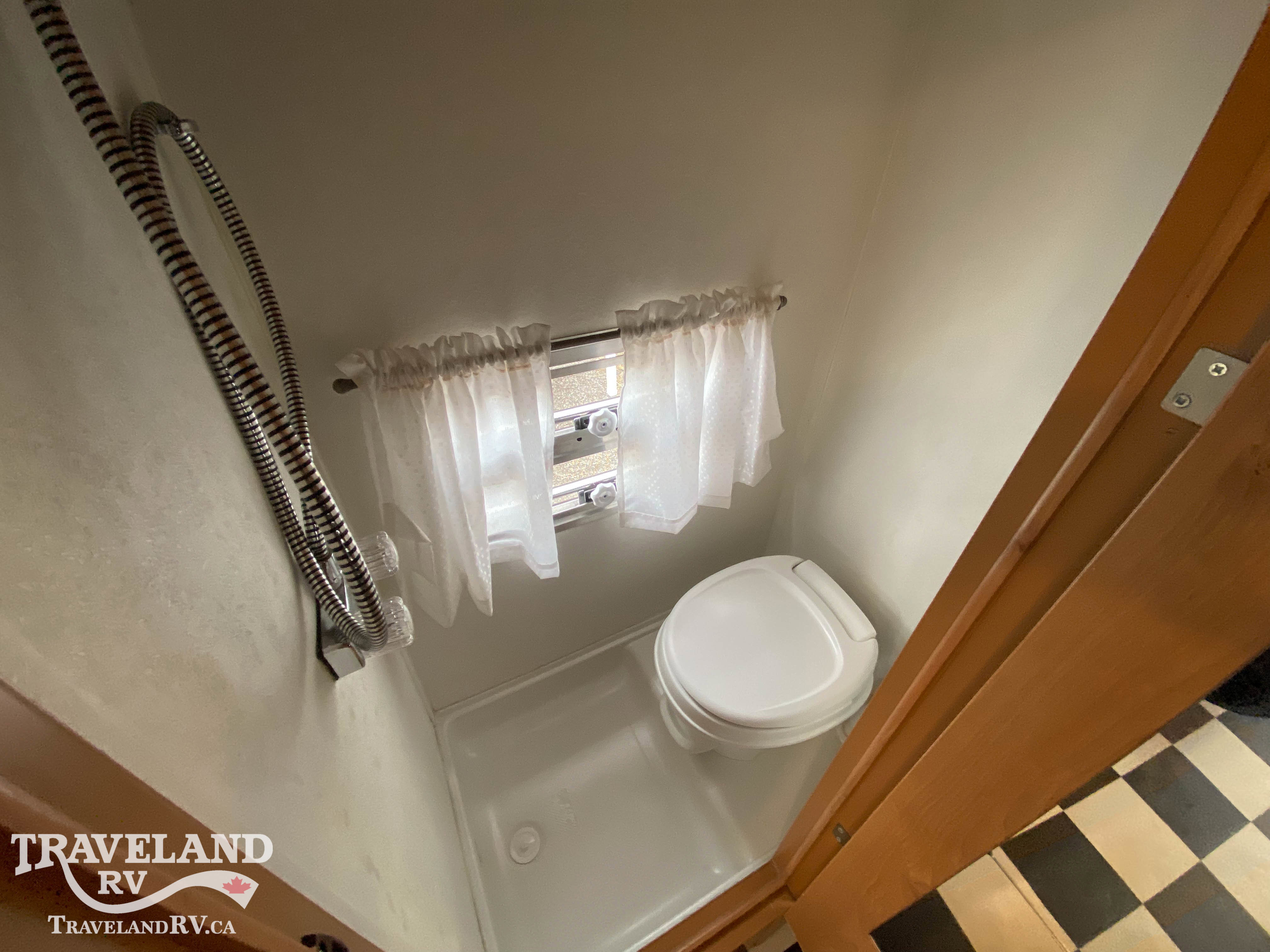 2015 FOREST RIVER SHASTA AIRFLYTE 16 - Image 16
