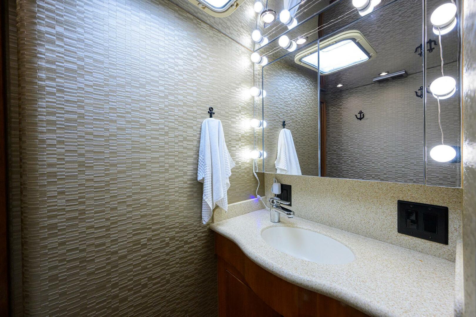 2001 Hatteras 43 Convertible Base - Image 25