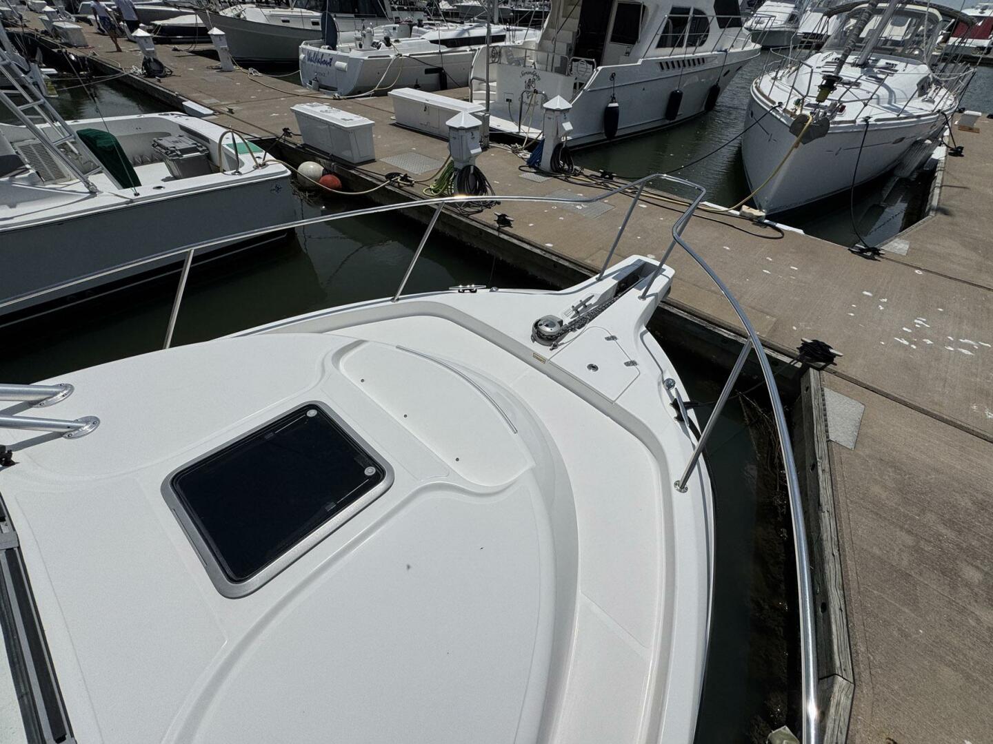 2011 Boston Whaler 305 Conquest - Image 11