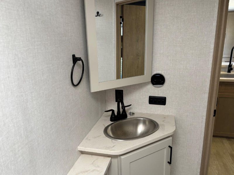 2027 Ember RV Touring Edition 2200ETL - Image 17