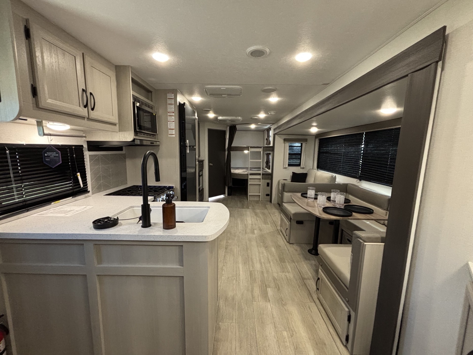 2027 Coachmen Catalina Legacy Edition 273DBHCK - Image 11