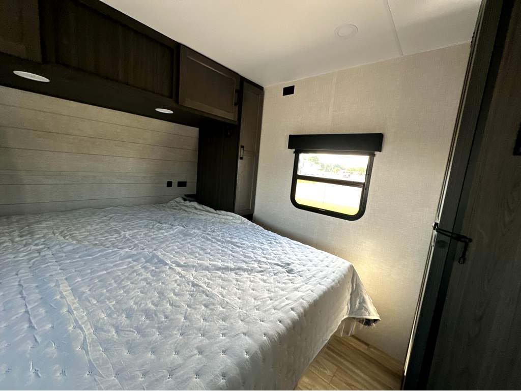 2027 VENTURE RV STRATUS 291VQB - Image 21