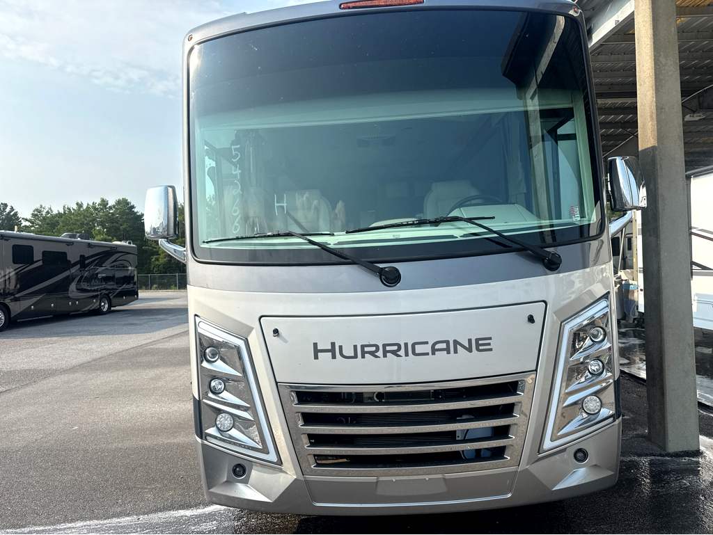 2027 THOR MOTOR COACH HURRICANE 36H - Image 9