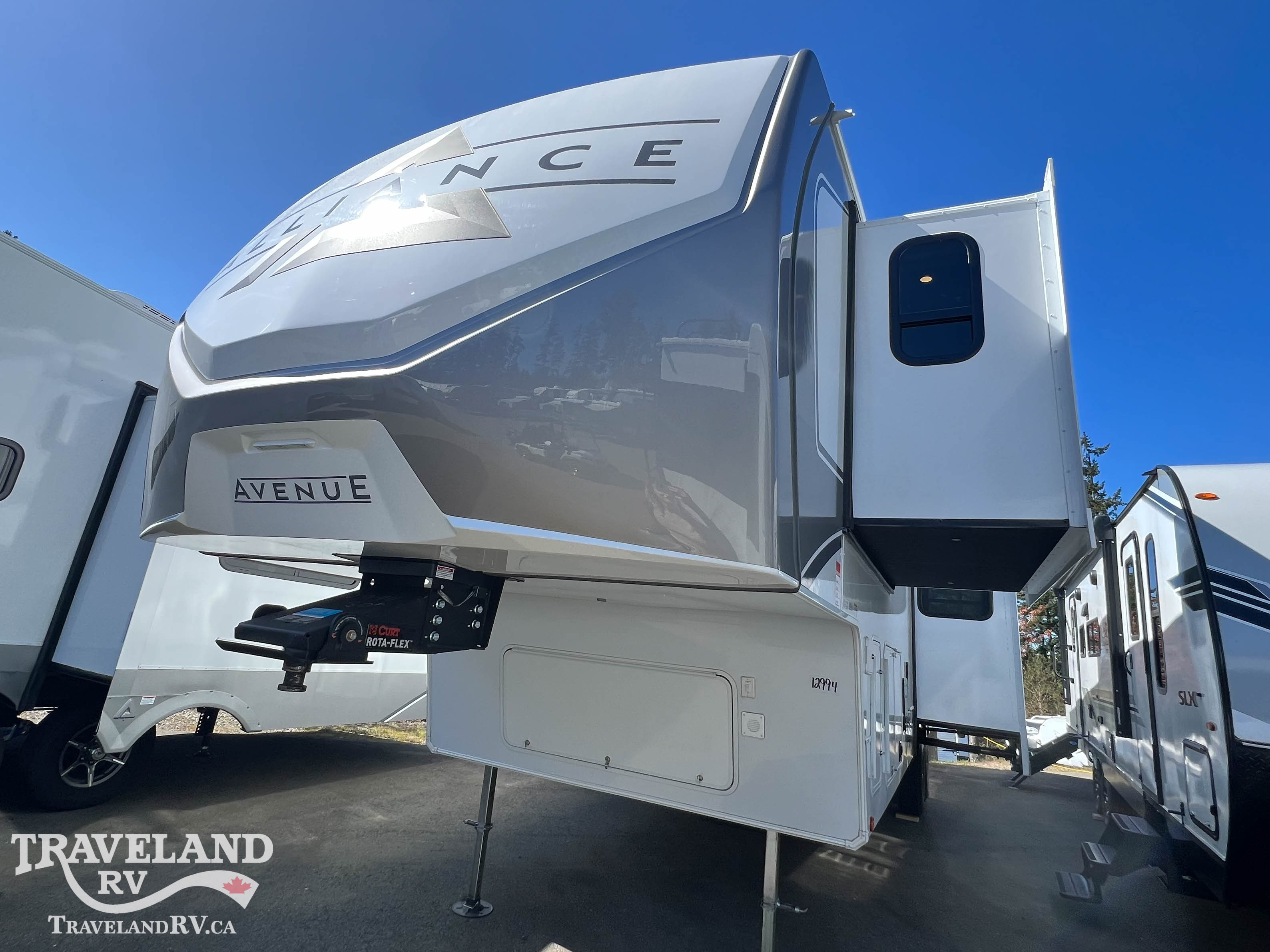 2026 Alliance RV AVENUE 35RKS - Image 3