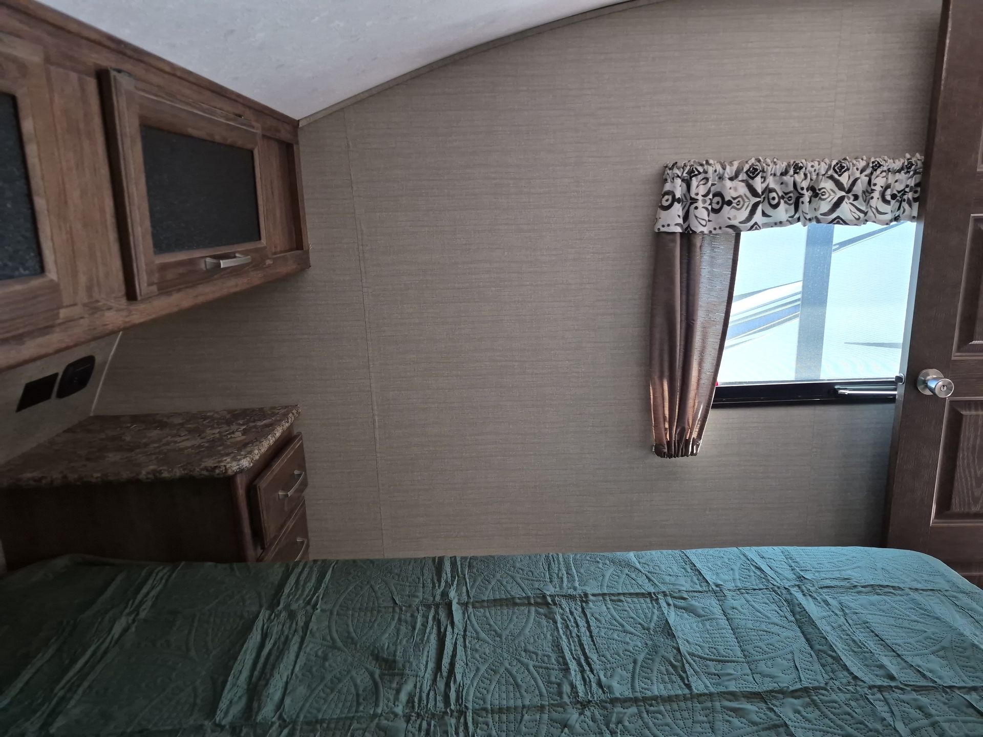 2017 Keystone Cougar 326RDS - Image 29