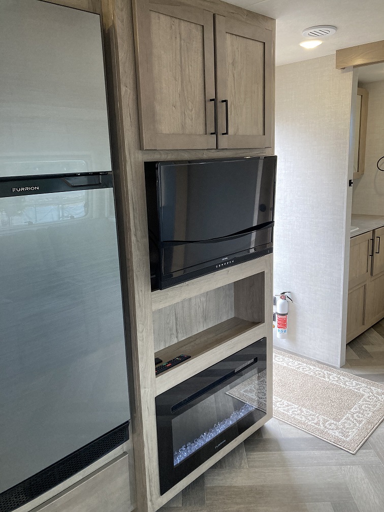 2023 Ember RV Touring Edition 26RB - Image 11