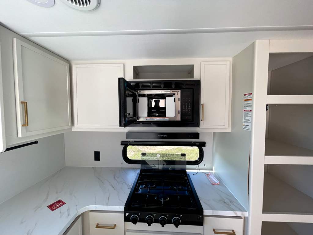 2026 GRAND DESIGN TRANSCEND 285RKT - Image 19