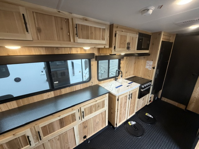 2027 CHEROKEE GREY WOLF 21JBH - Image 28