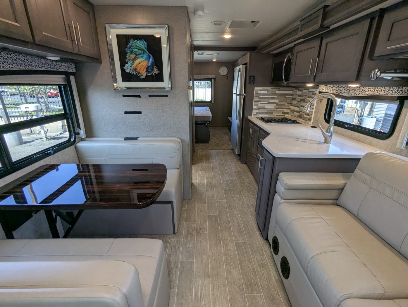 2021 Thor Motor Coach Omni SV34 - 4X4 - Image 13