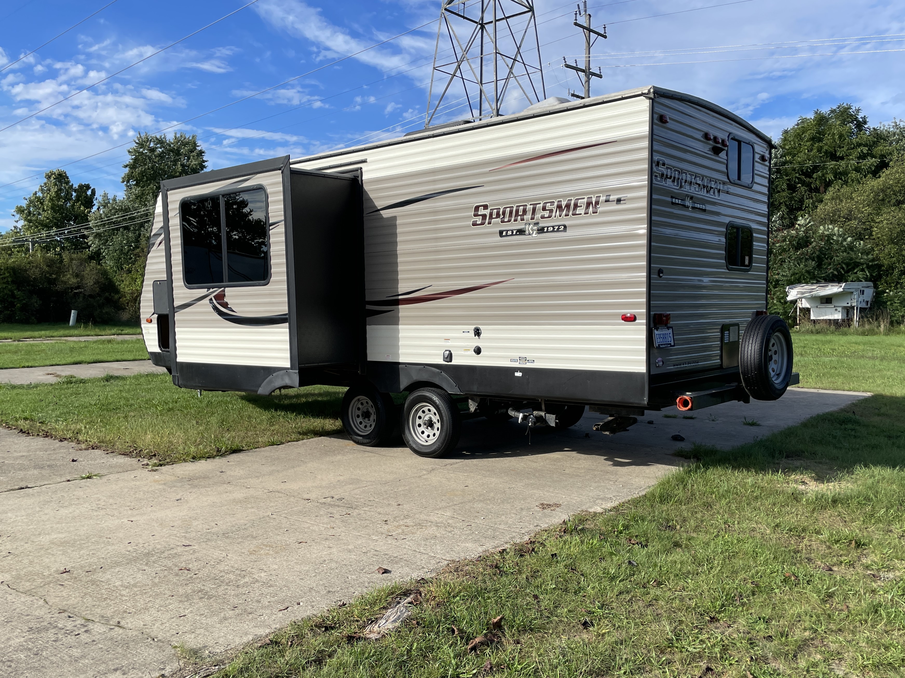 2019 KZ RV Sportsmen LE 231BHKLE - Image 5